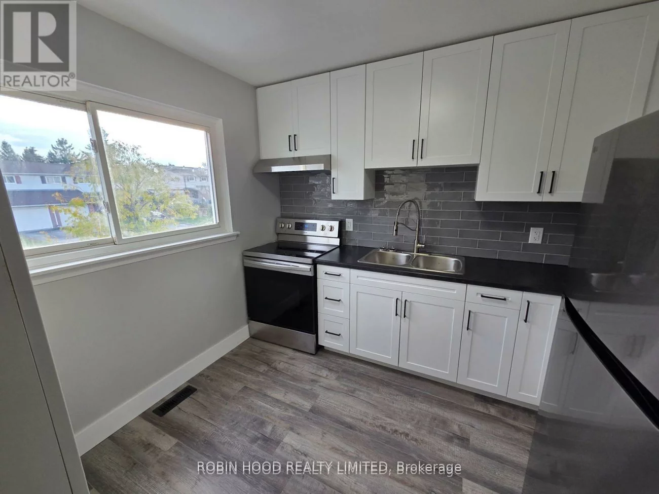 59, Scott, Letitia Heights, Barrie