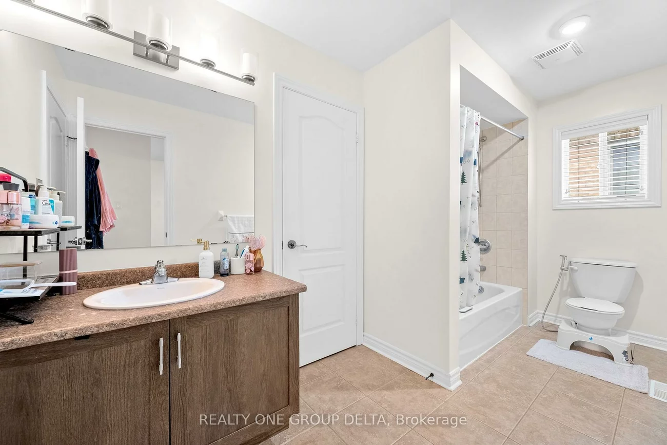 8, Charlemagne, Innis-Shore, Barrie