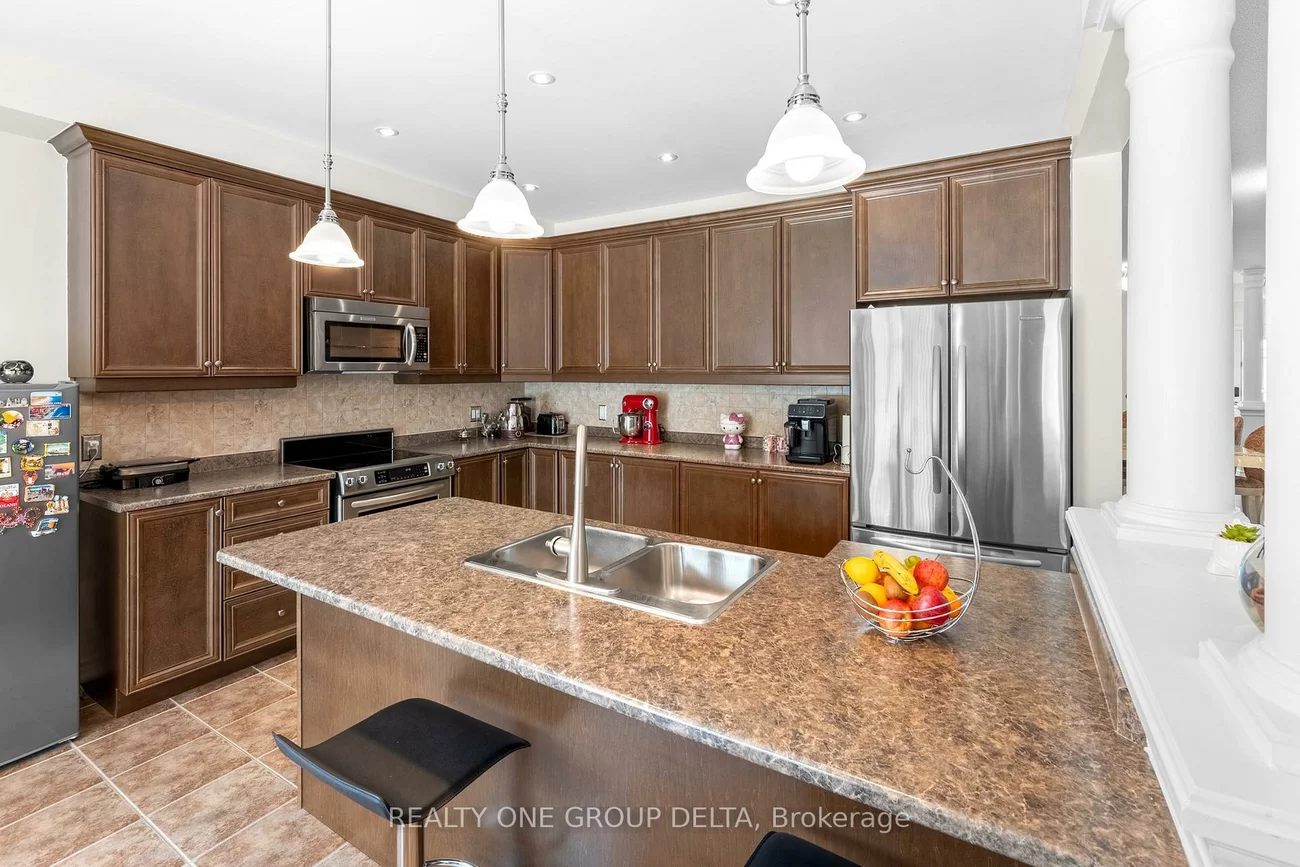 8, Charlemagne, Innis-Shore, Barrie