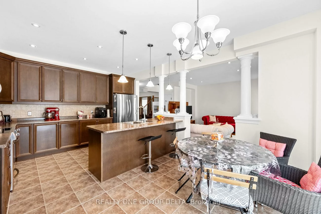 8, Charlemagne, Innis-Shore, Barrie