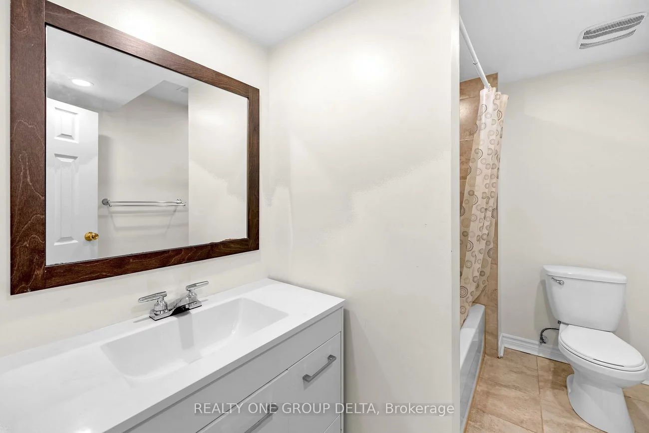 8, Charlemagne, Innis-Shore, Barrie