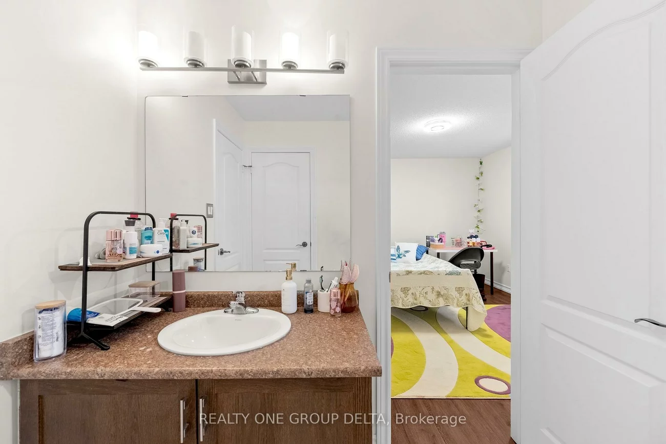 8, Charlemagne, Innis-Shore, Barrie