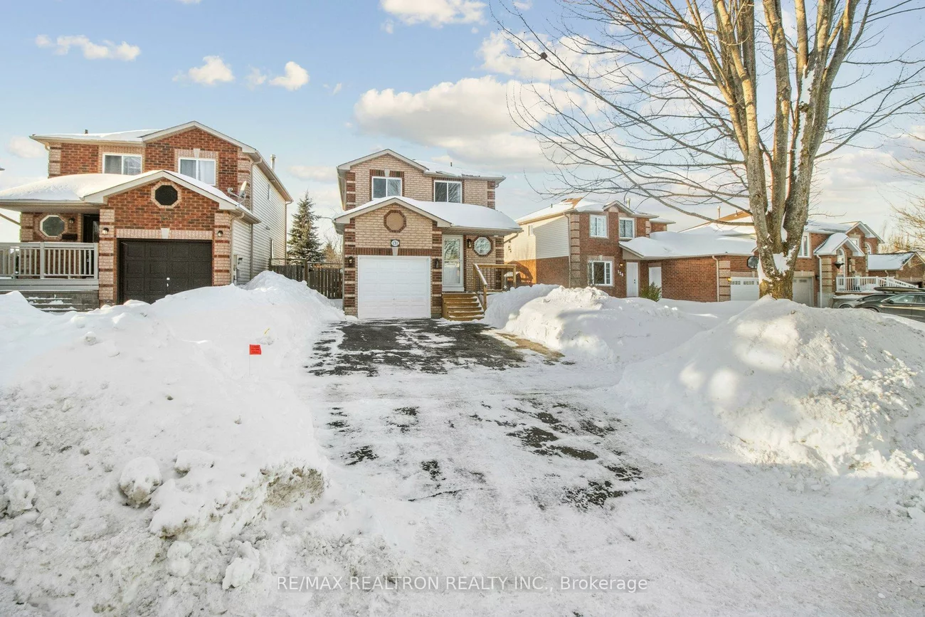 131, Columbia, Holly, Barrie