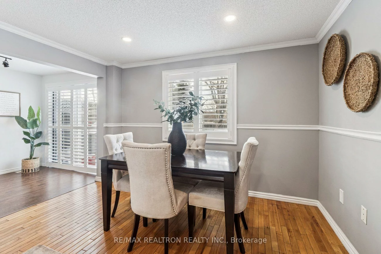 131, Columbia, Holly, Barrie