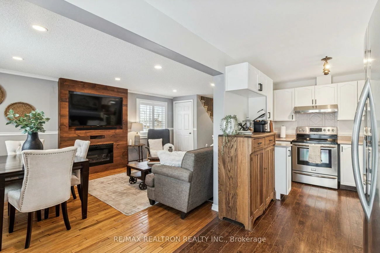 131, Columbia, Holly, Barrie