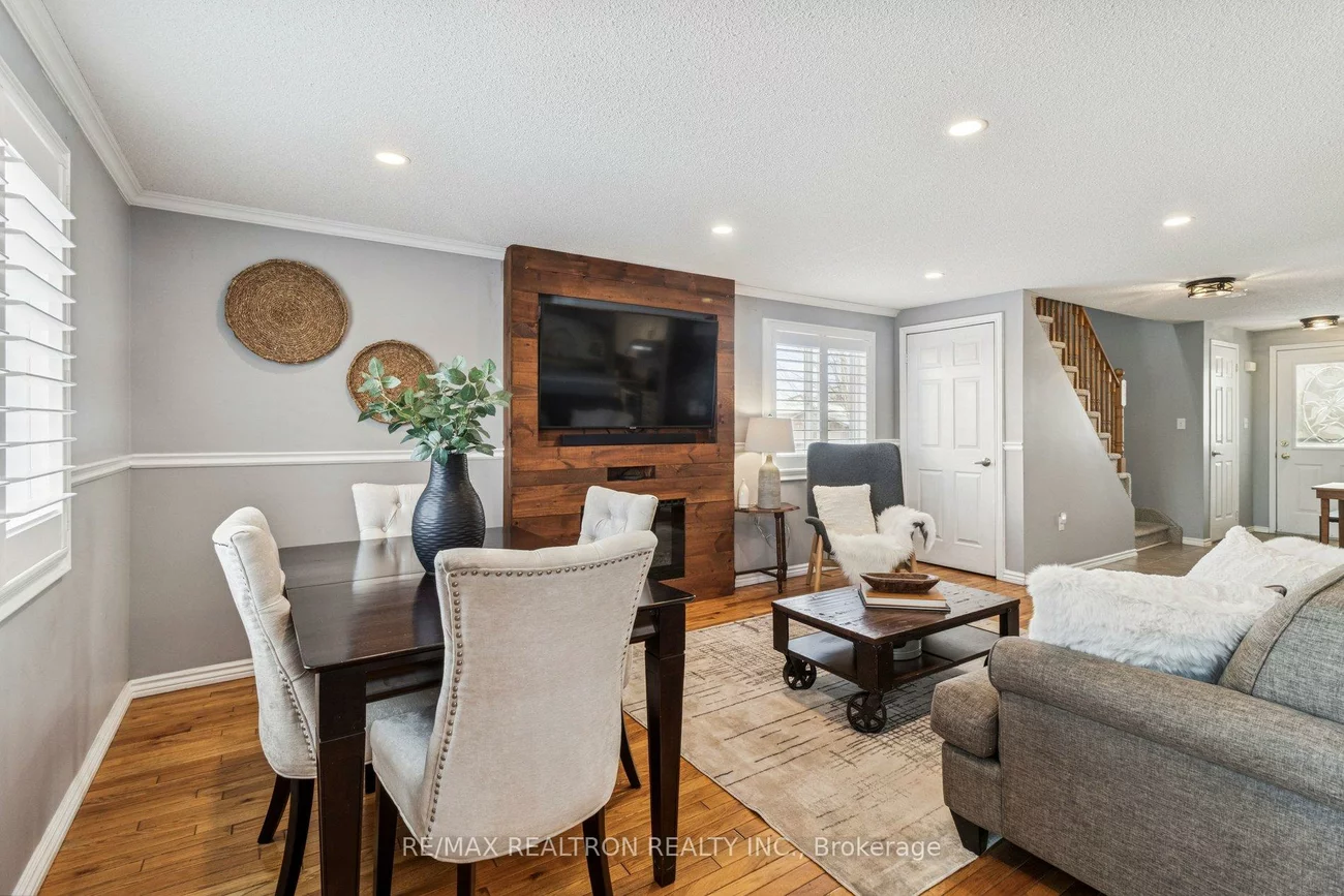 131, Columbia, Holly, Barrie