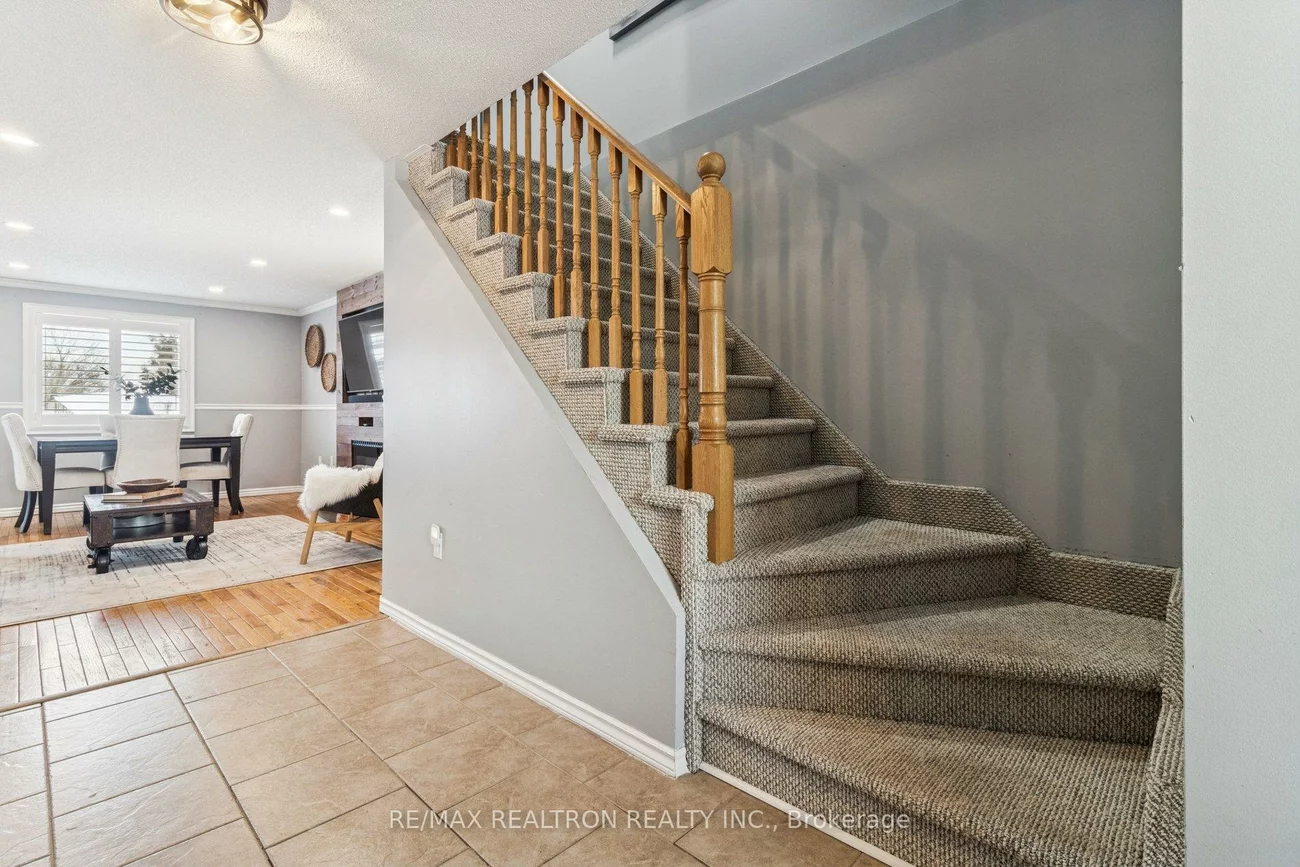 131, Columbia, Holly, Barrie