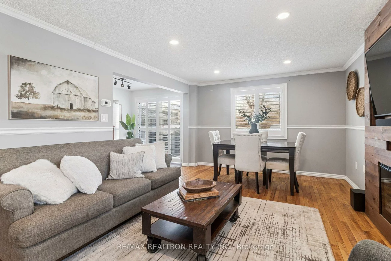 131, Columbia, Holly, Barrie