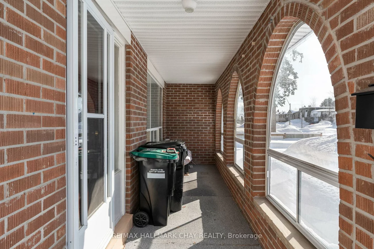 31, Springdale, Cundles East, Barrie