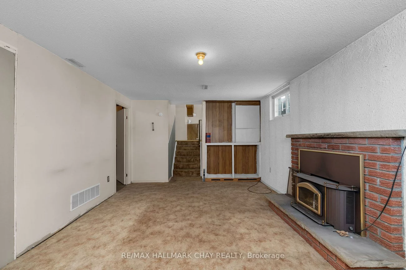 31, Springdale, Cundles East, Barrie