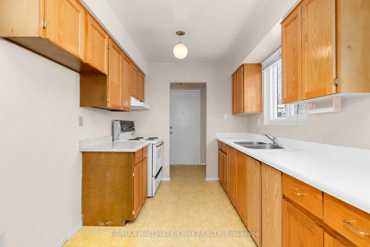 31, Springdale, Cundles East, Barrie