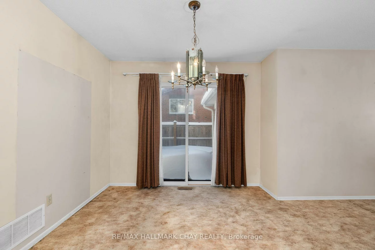 31, Springdale, Cundles East, Barrie