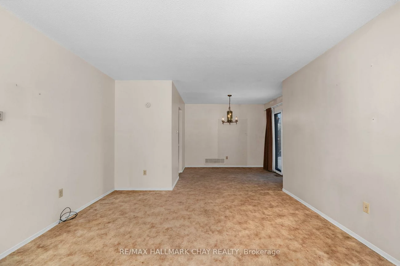 31, Springdale, Cundles East, Barrie