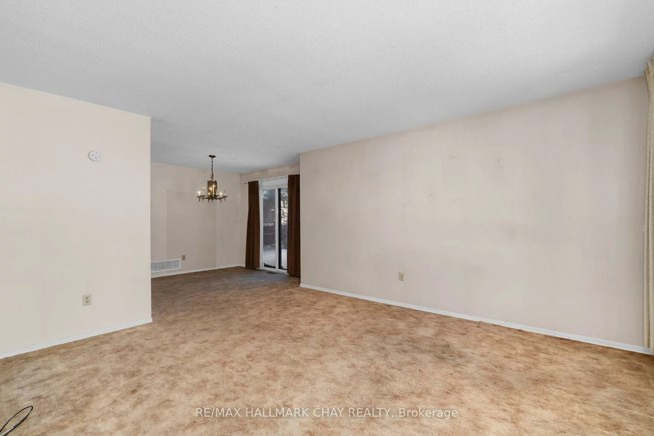 31, Springdale, Cundles East, Barrie