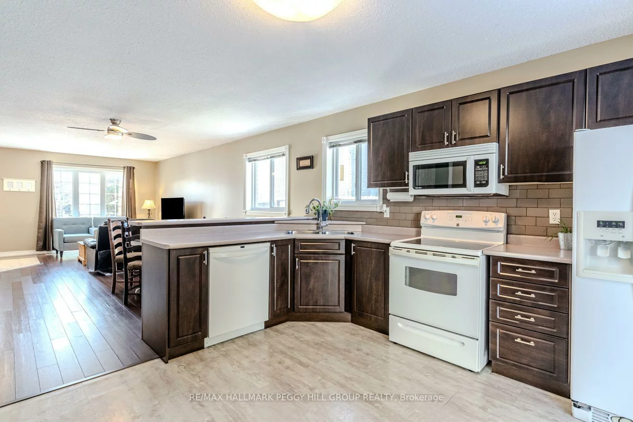 172, Sundew, Holly, Barrie