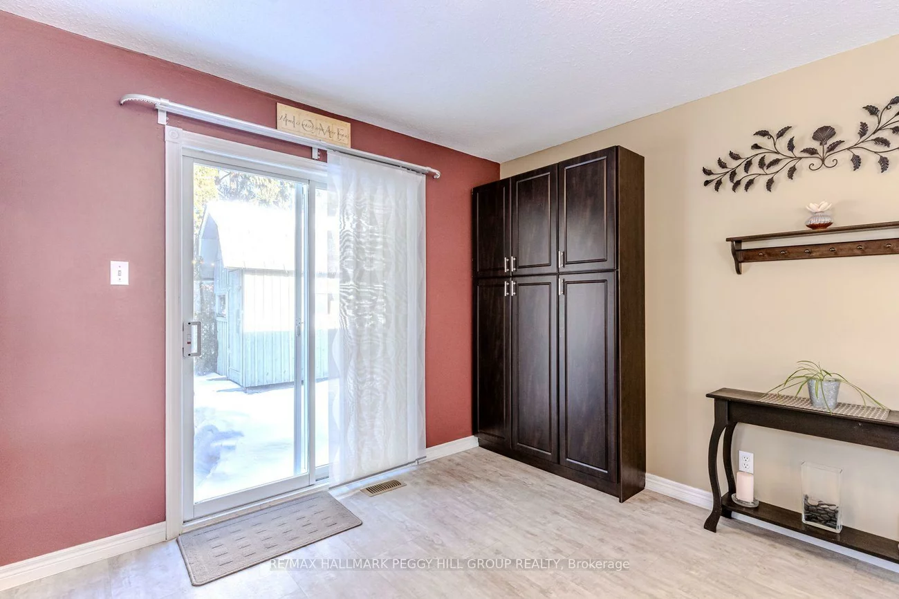 172, Sundew, Holly, Barrie