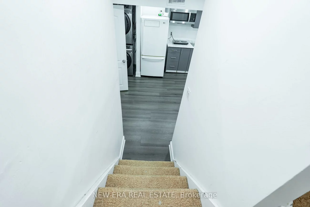 34, Lampman, Letitia Heights, Barrie