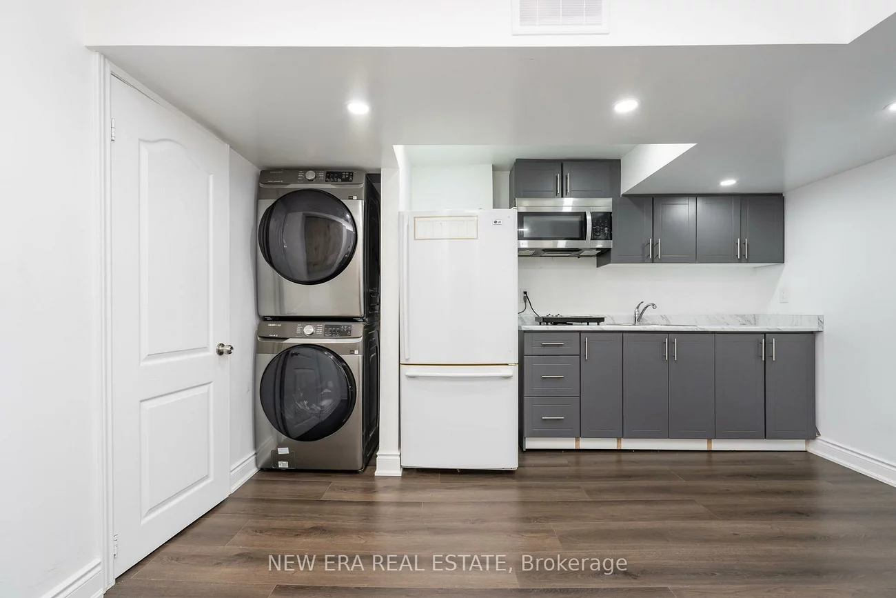 34, Lampman, Letitia Heights, Barrie