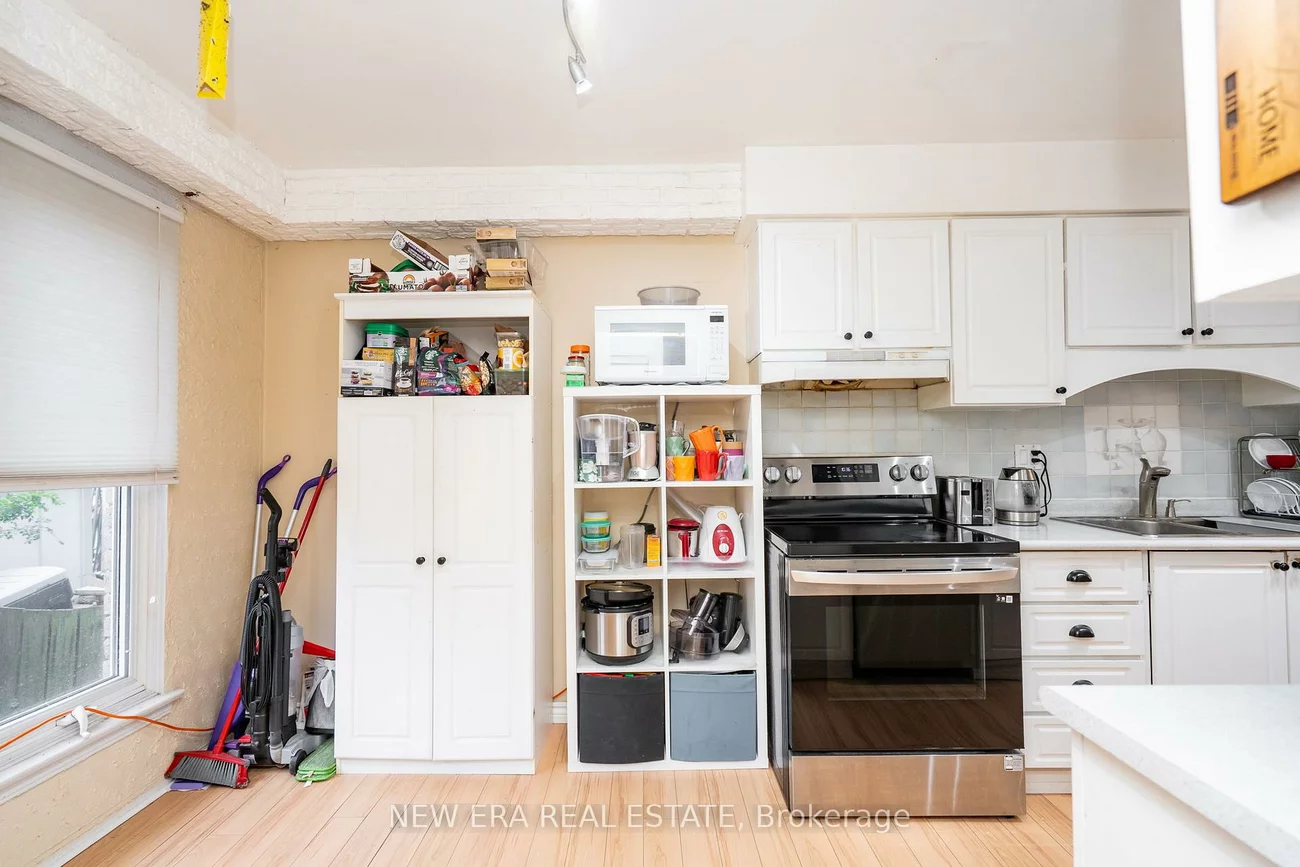 34, Lampman, Letitia Heights, Barrie