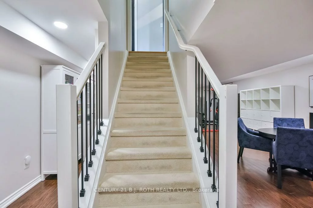 63, The Queensway, Innis-Shore, Barrie