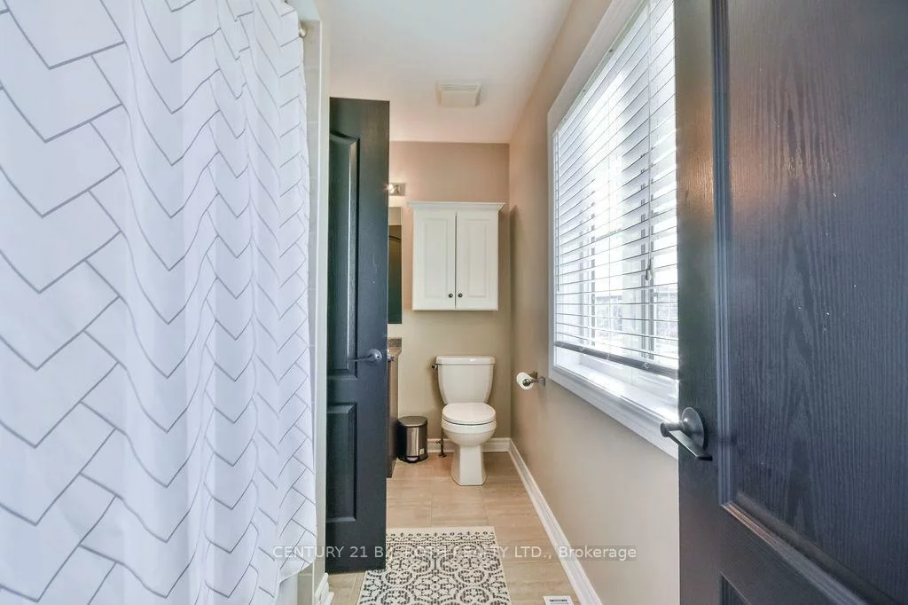 63, The Queensway, Innis-Shore, Barrie