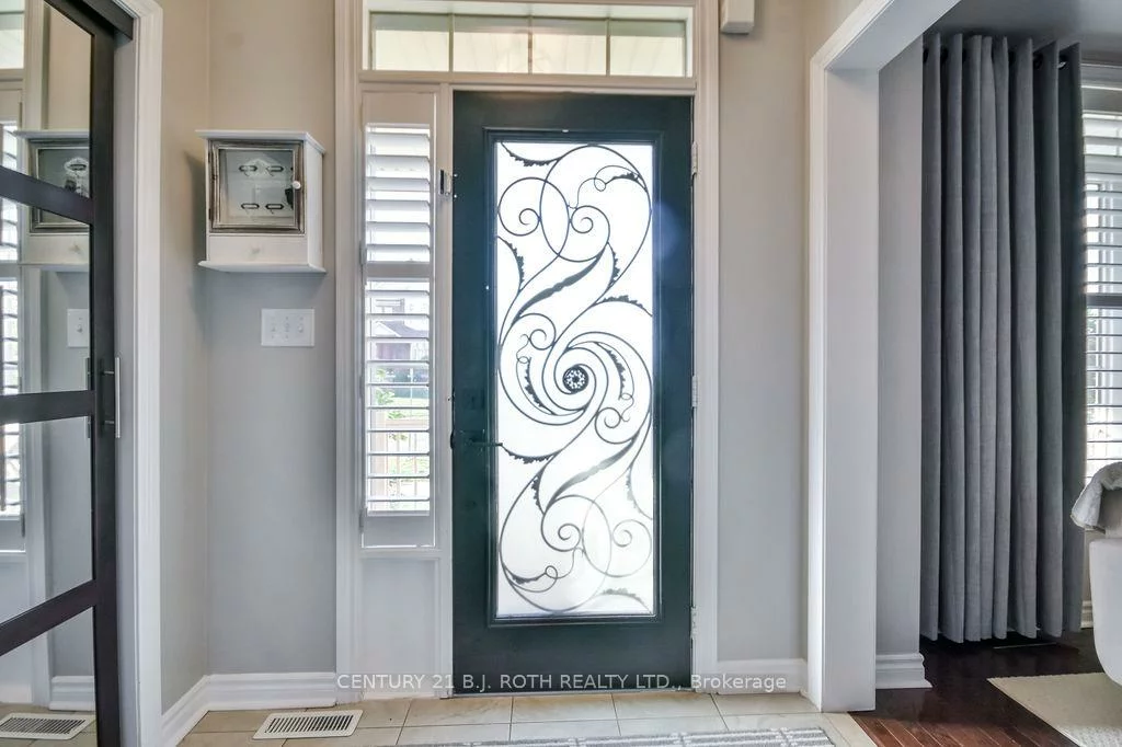 63, The Queensway, Innis-Shore, Barrie