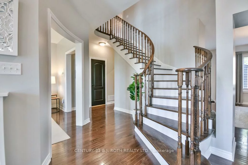 63, The Queensway, Innis-Shore, Barrie