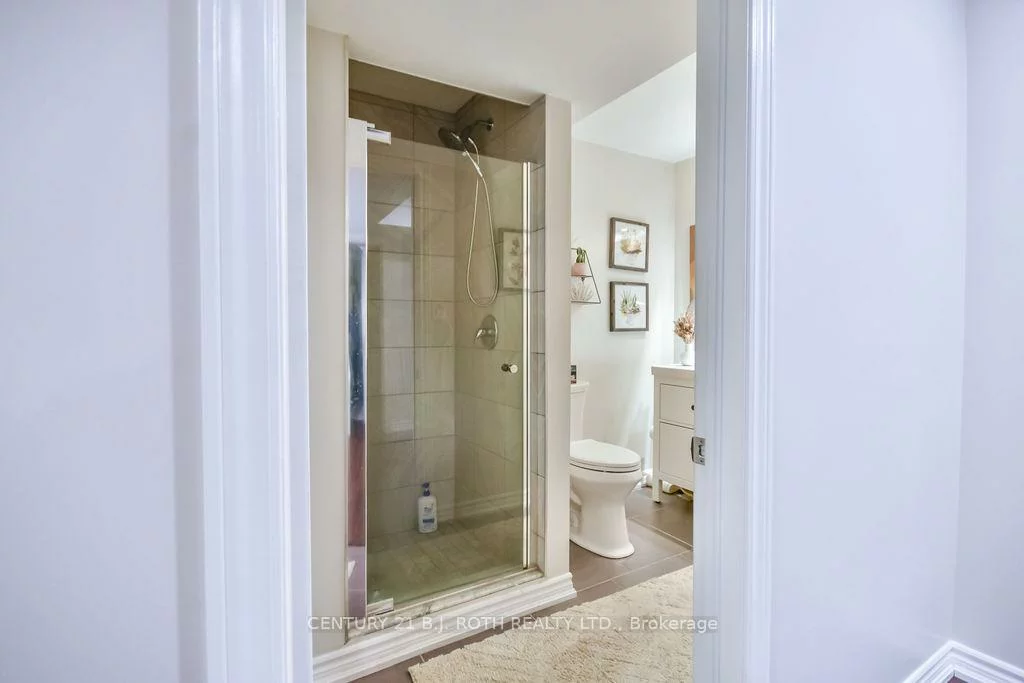 63, The Queensway, Innis-Shore, Barrie