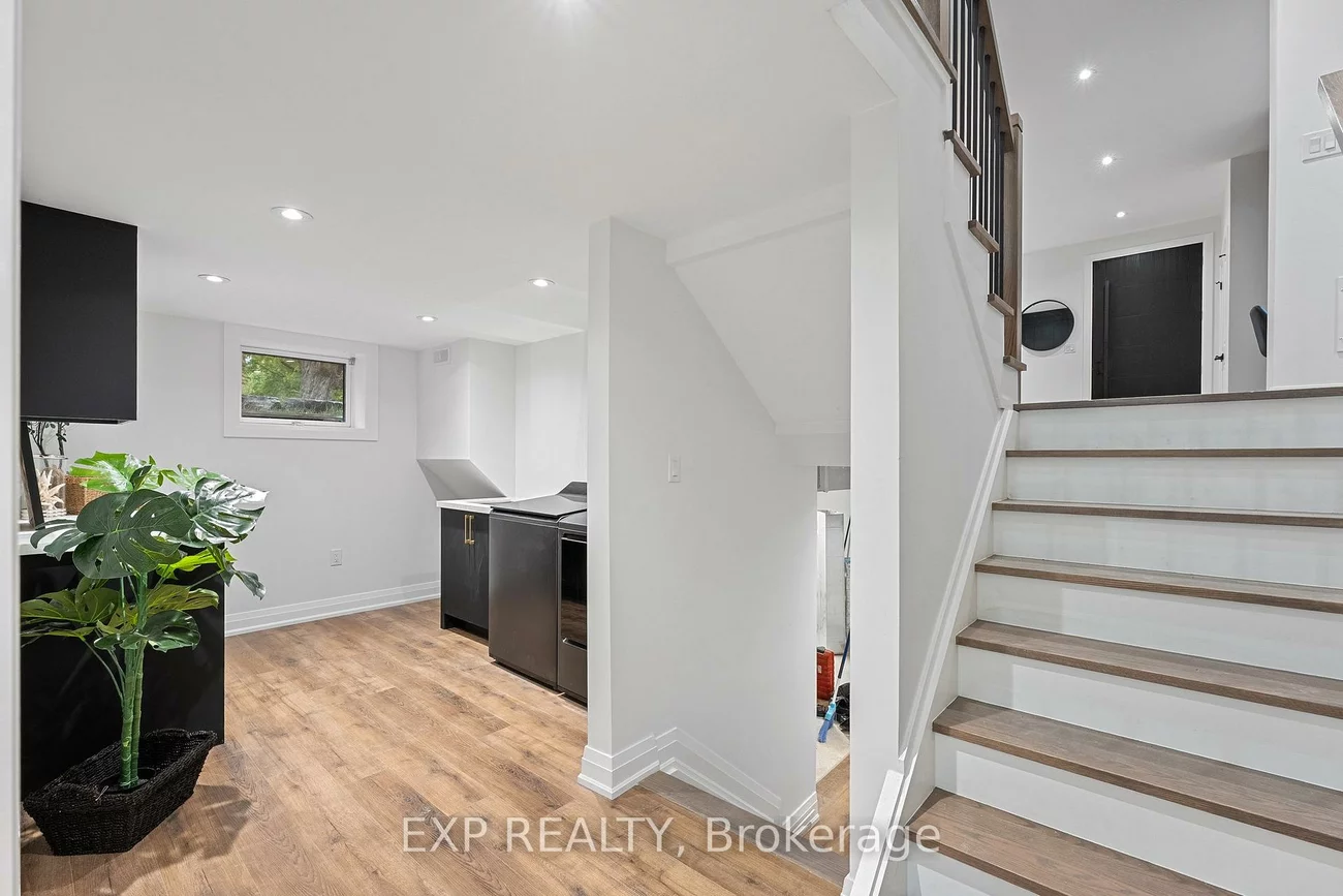 168, Berczy, Wellington, Barrie