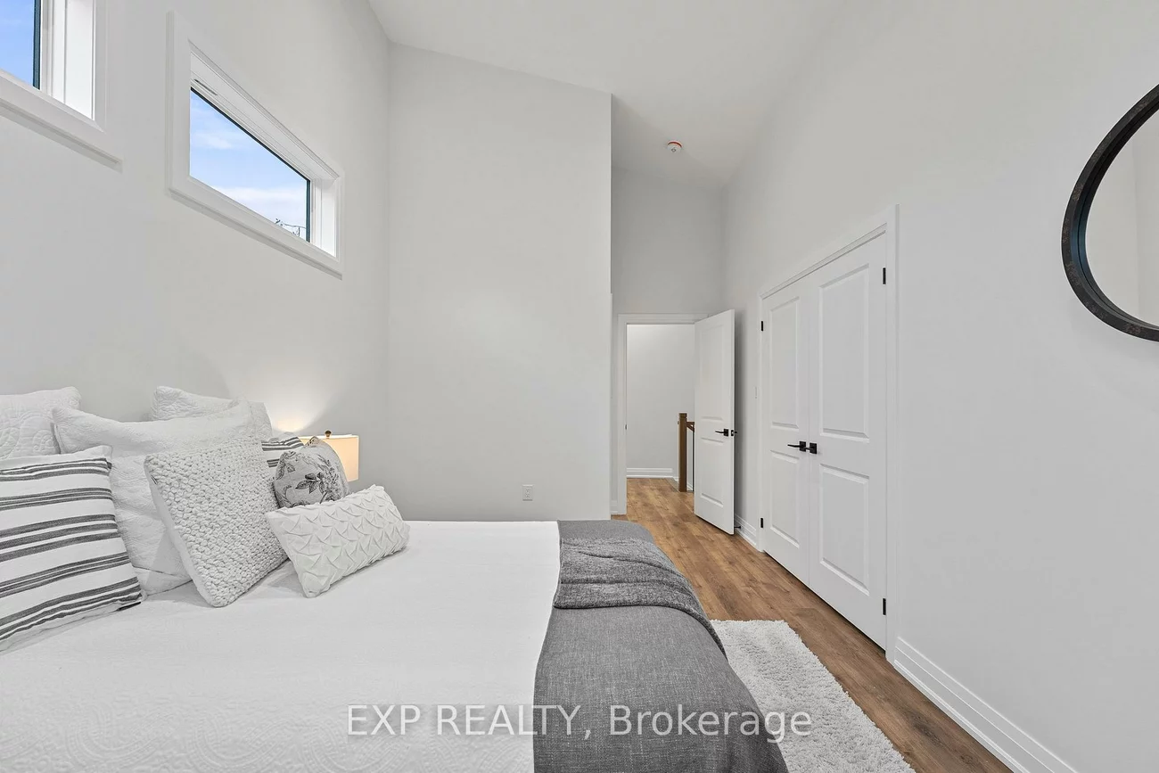 168, Berczy, Wellington, Barrie