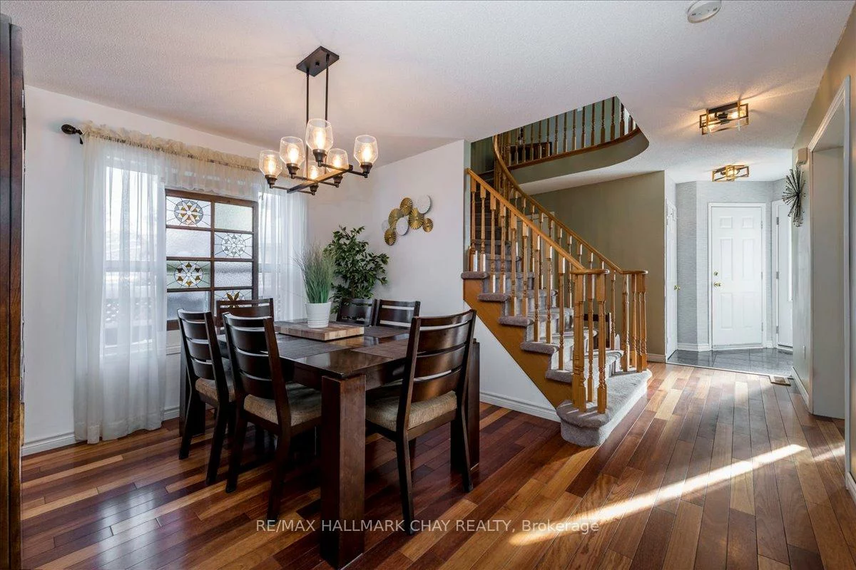 13, TEAL, Painswick South, Barrie