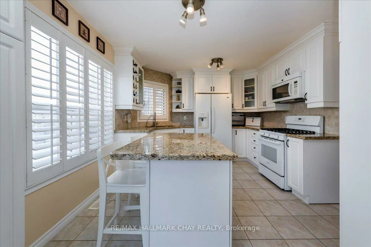 13, TEAL, Painswick South, Barrie