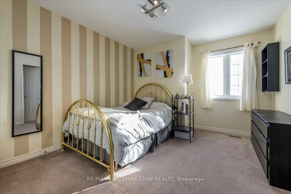 13, TEAL, Painswick South, Barrie