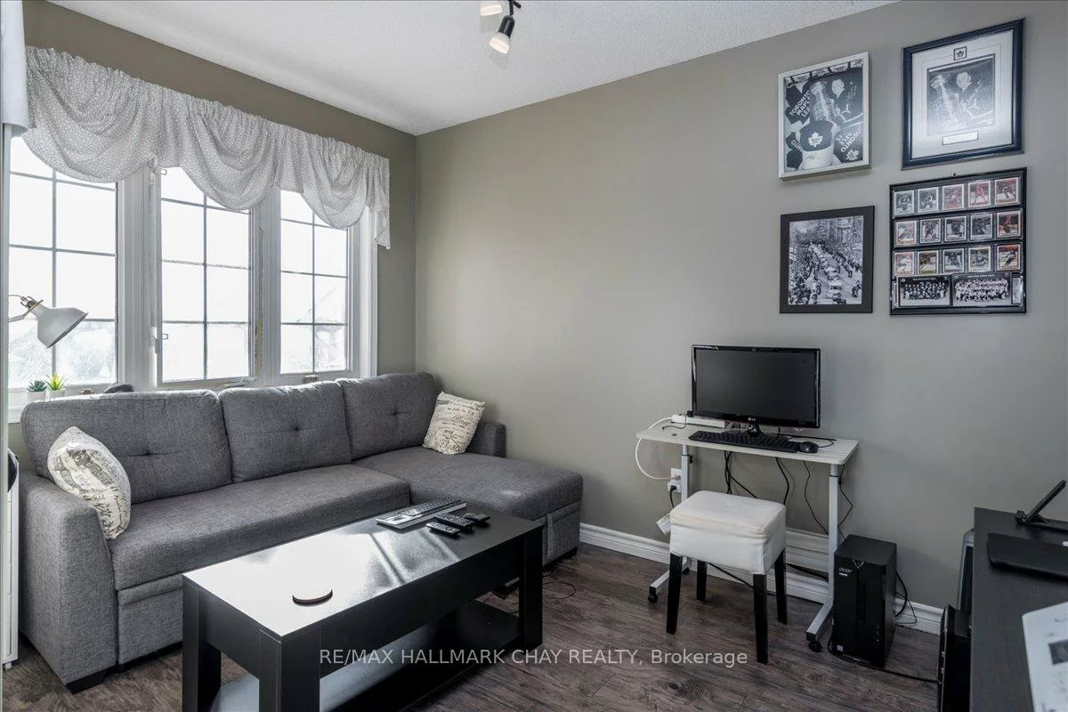 13, TEAL, Painswick South, Barrie