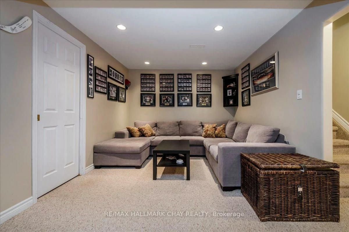 13, TEAL, Painswick South, Barrie