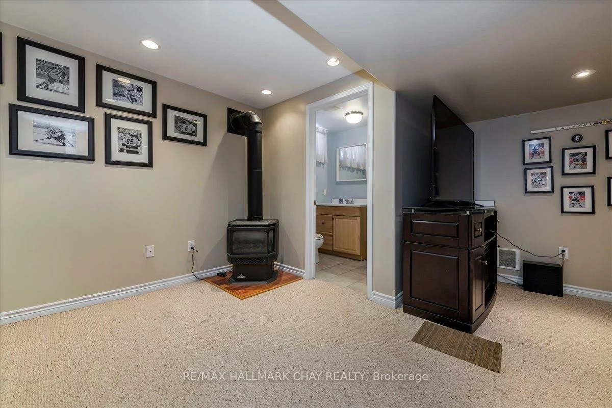 13, TEAL, Painswick South, Barrie