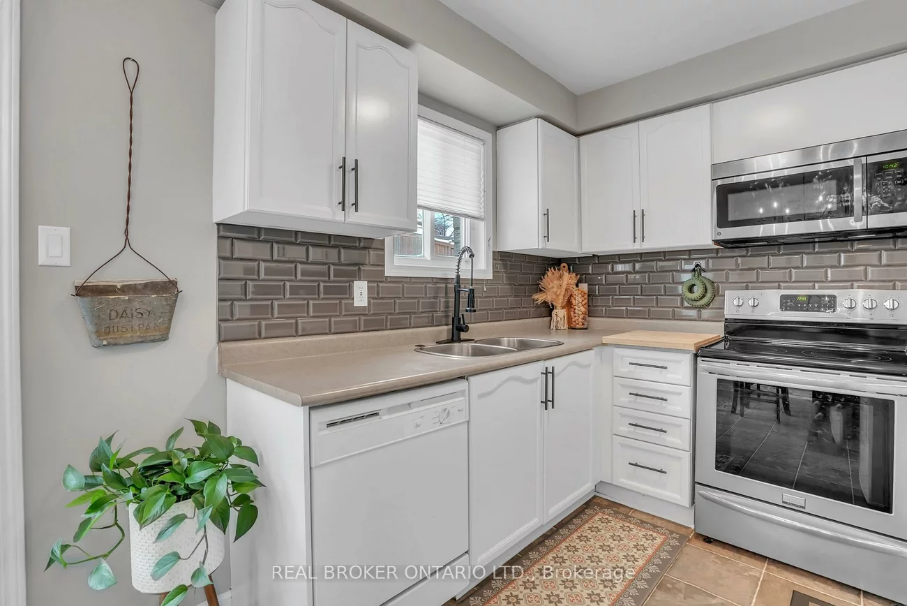 389, Ferndale, Ardagh, Barrie