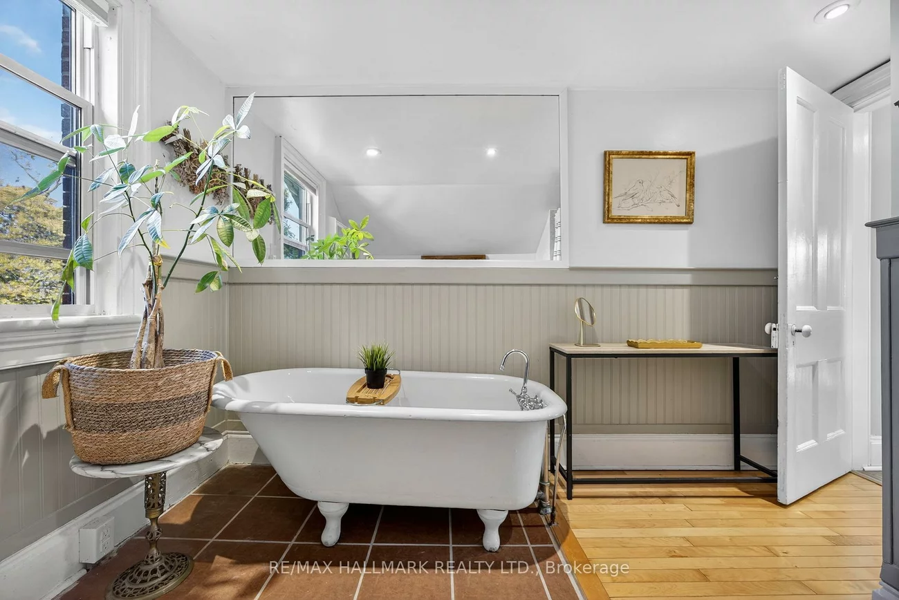 84, Wellington, Wellington, Barrie