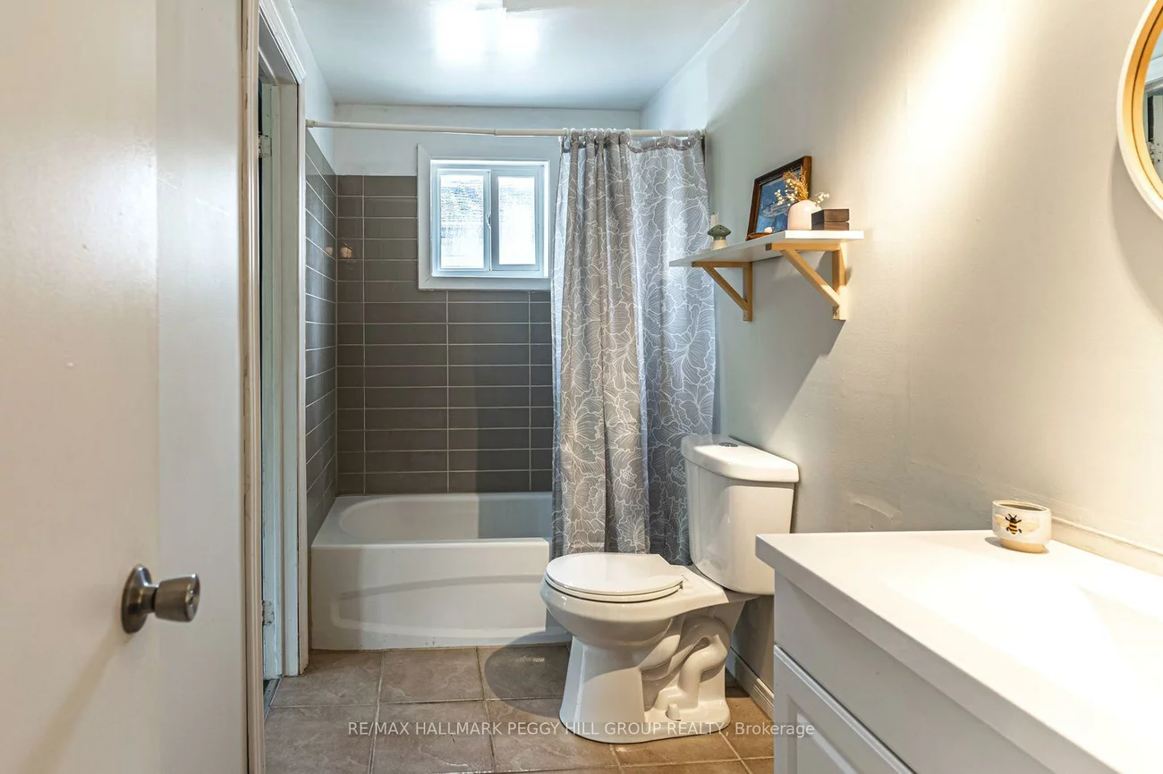 72, Maitland, Grove East, Barrie