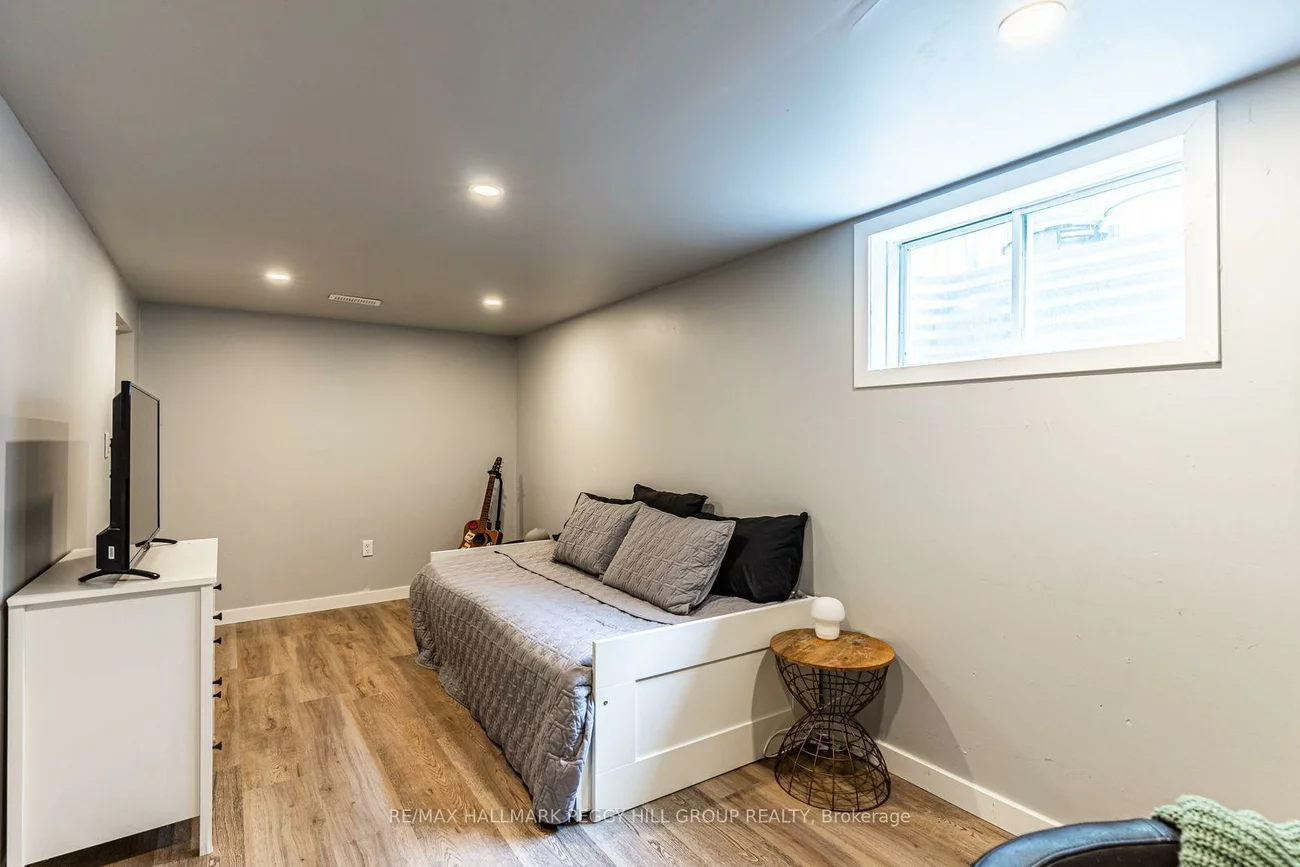 72, Maitland, Grove East, Barrie