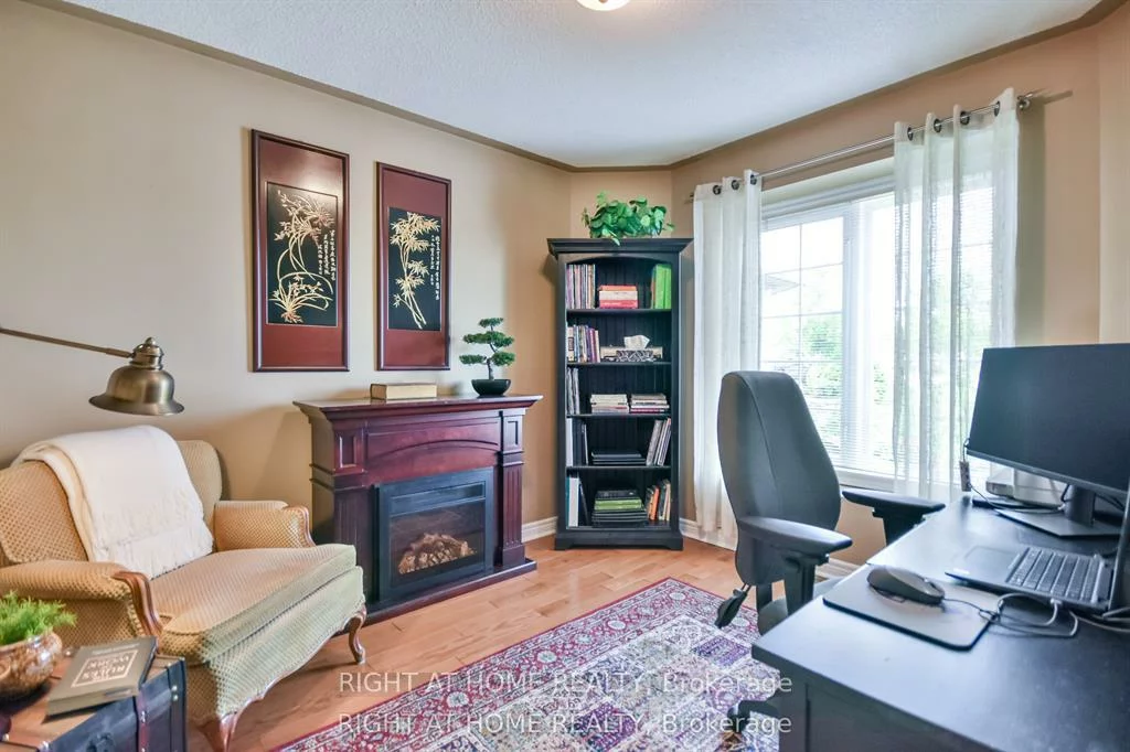 13, Couples, East Bayfield, Barrie