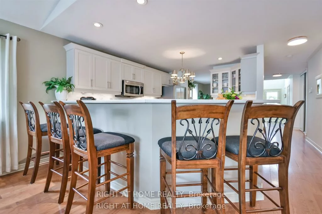 13, Couples, East Bayfield, Barrie