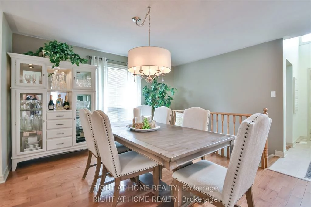 13, Couples, East Bayfield, Barrie