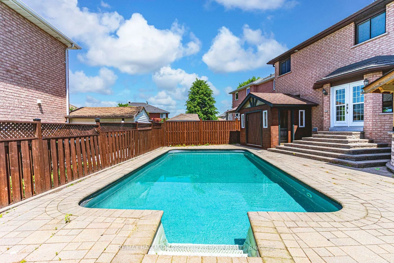 66, Raquel, Painswick South, Barrie