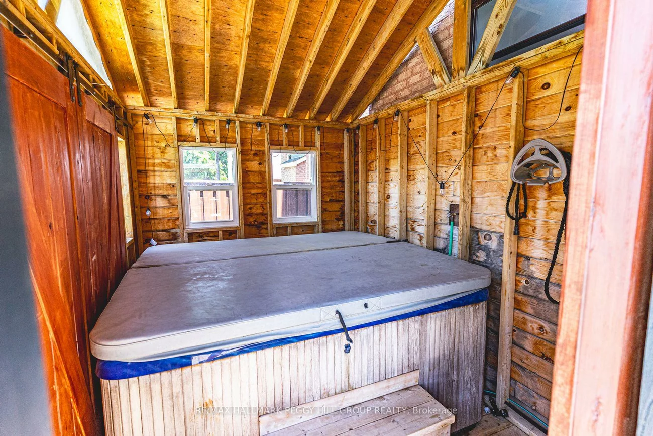 66, Raquel, Painswick South, Barrie