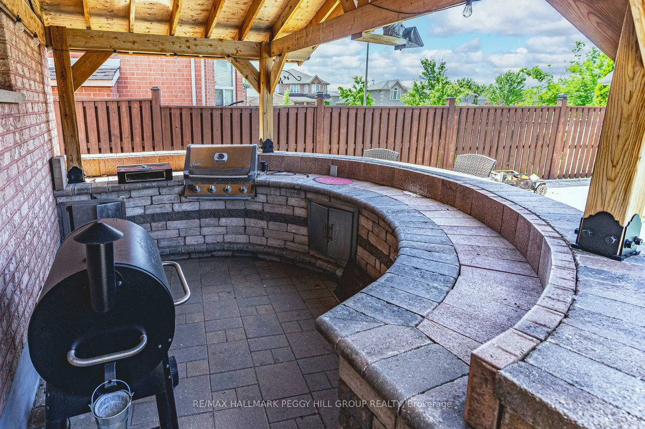 66, Raquel, Painswick South, Barrie