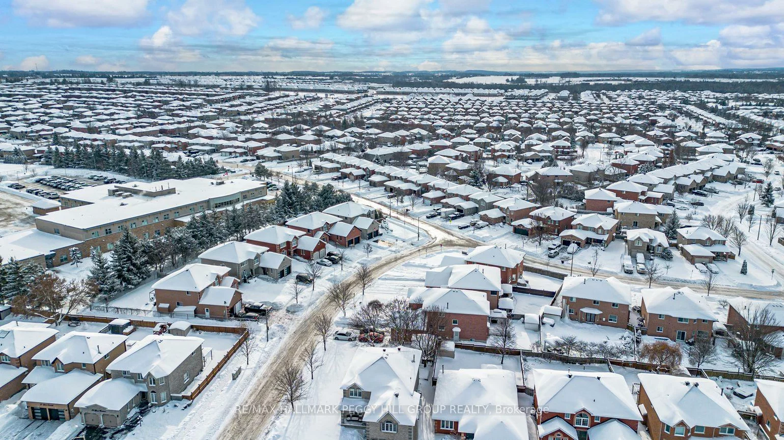 66, Raquel, Painswick South, Barrie