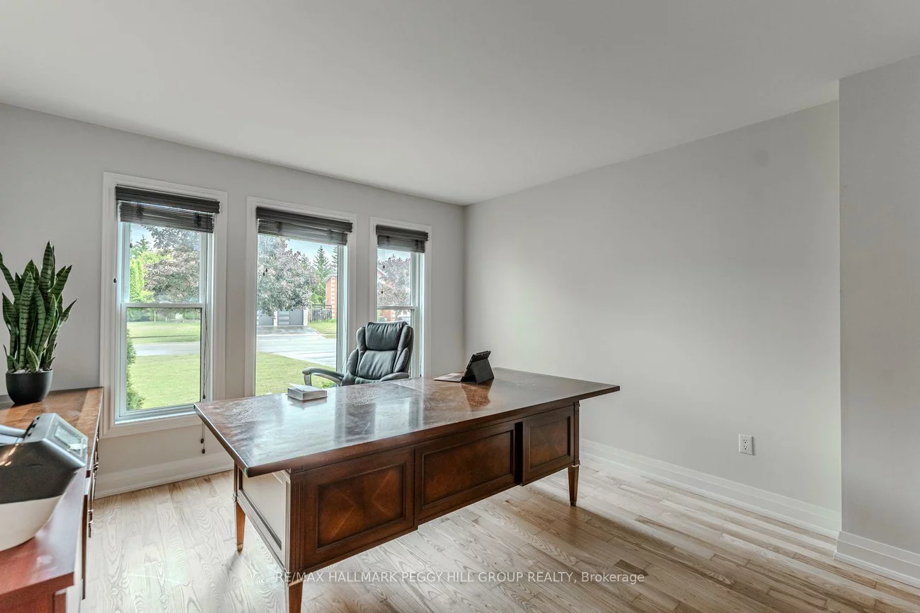 66, Raquel, Painswick South, Barrie