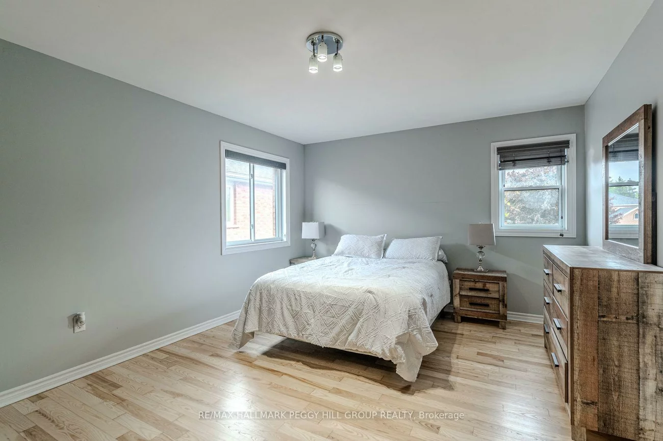 66, Raquel, Painswick South, Barrie