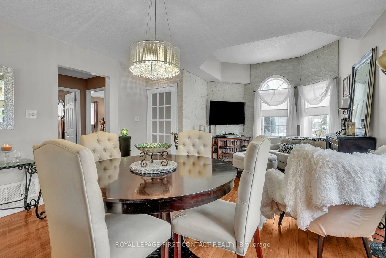 28, Hewitt, Georgian Drive, Barrie